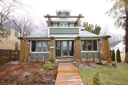 3312 S CHANNEL Drive