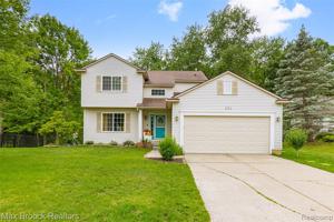 425 COVE VIEW Drive