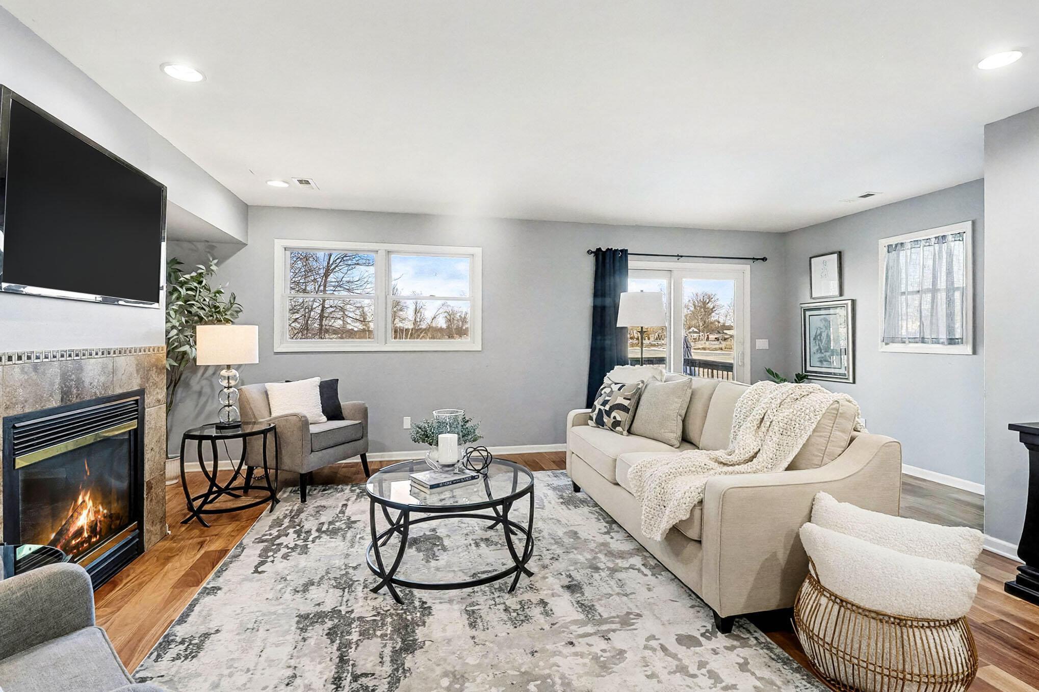 Image 3: 005_img_7411_518