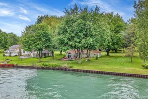 164 N RUSSELL Drive