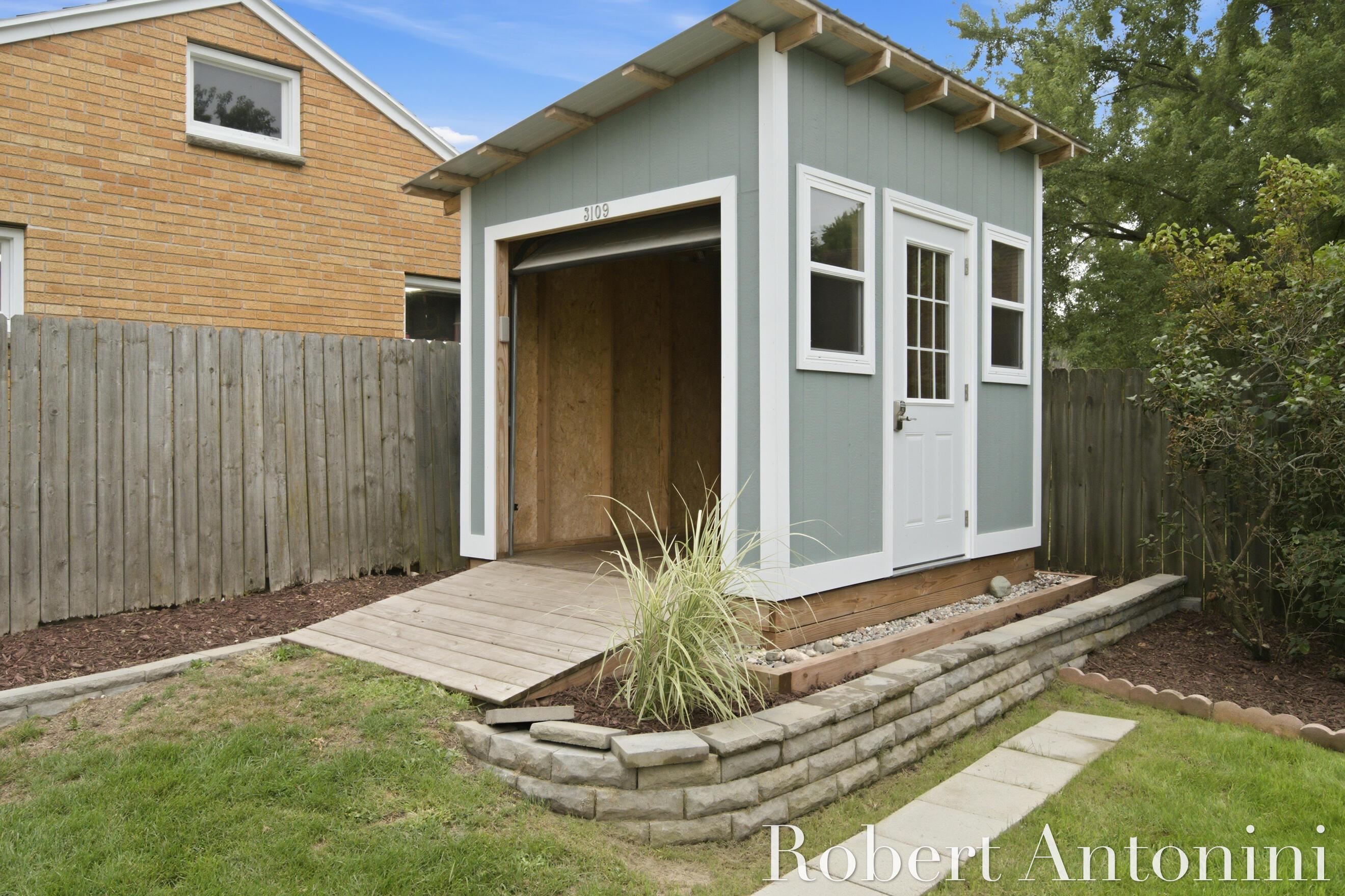 Image 4: Storage Shed