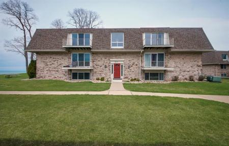 3616 Lakeshore Drive