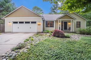9475 Lakeshore Drive