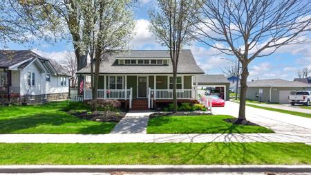 1806 Saint Clair River Drive