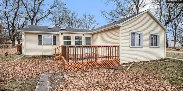 52536 Lakeshore Drive