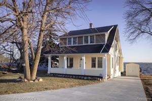9425 DIXIE