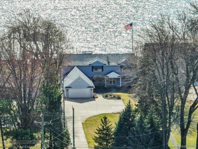 32830 JEFFERSON Avenue