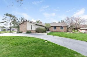 3343 LEDGEWOOD W Court