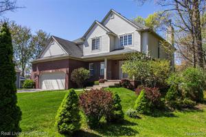 414 N SHORE Drive