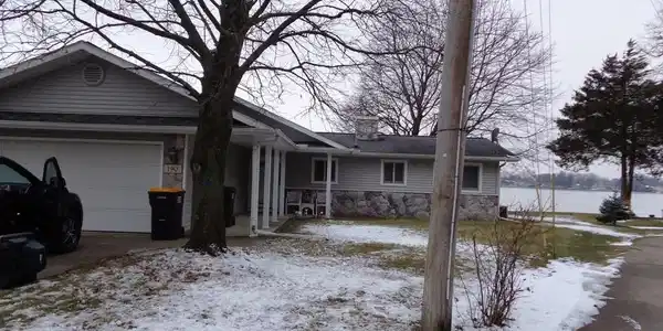 190 HAWTHORNE Drive
