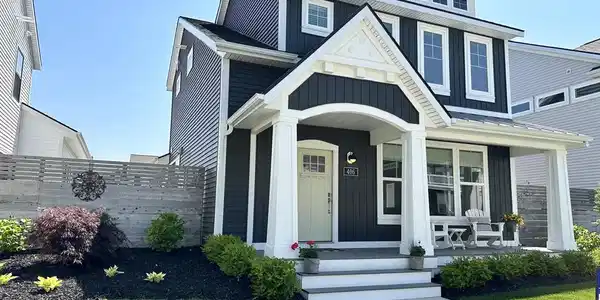 406 W Robinson Drive