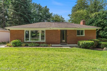 2785 Hillcrest