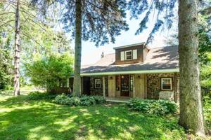 1051 S Lakeshore
