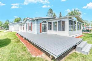 339 TWIN LAKE RD