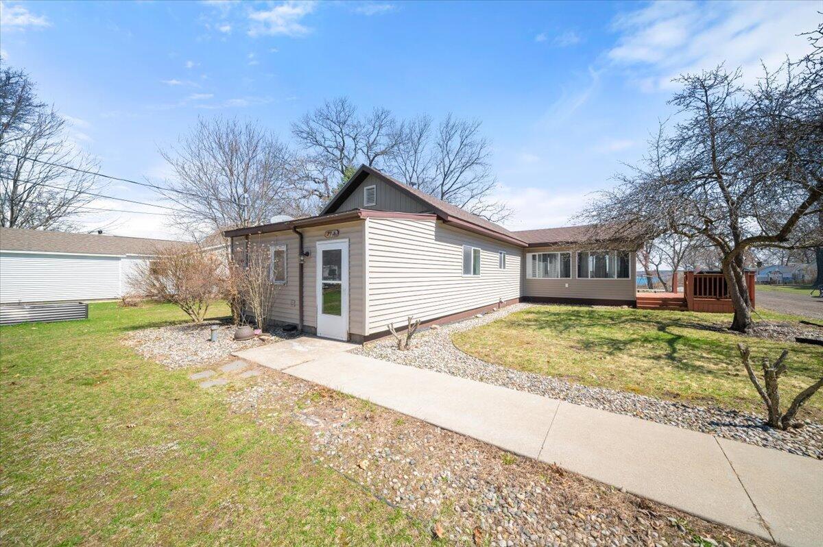 Image 3: Front of Home