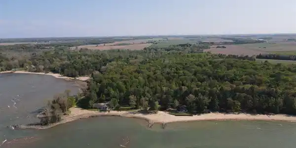 8716 LAKESHORE Road