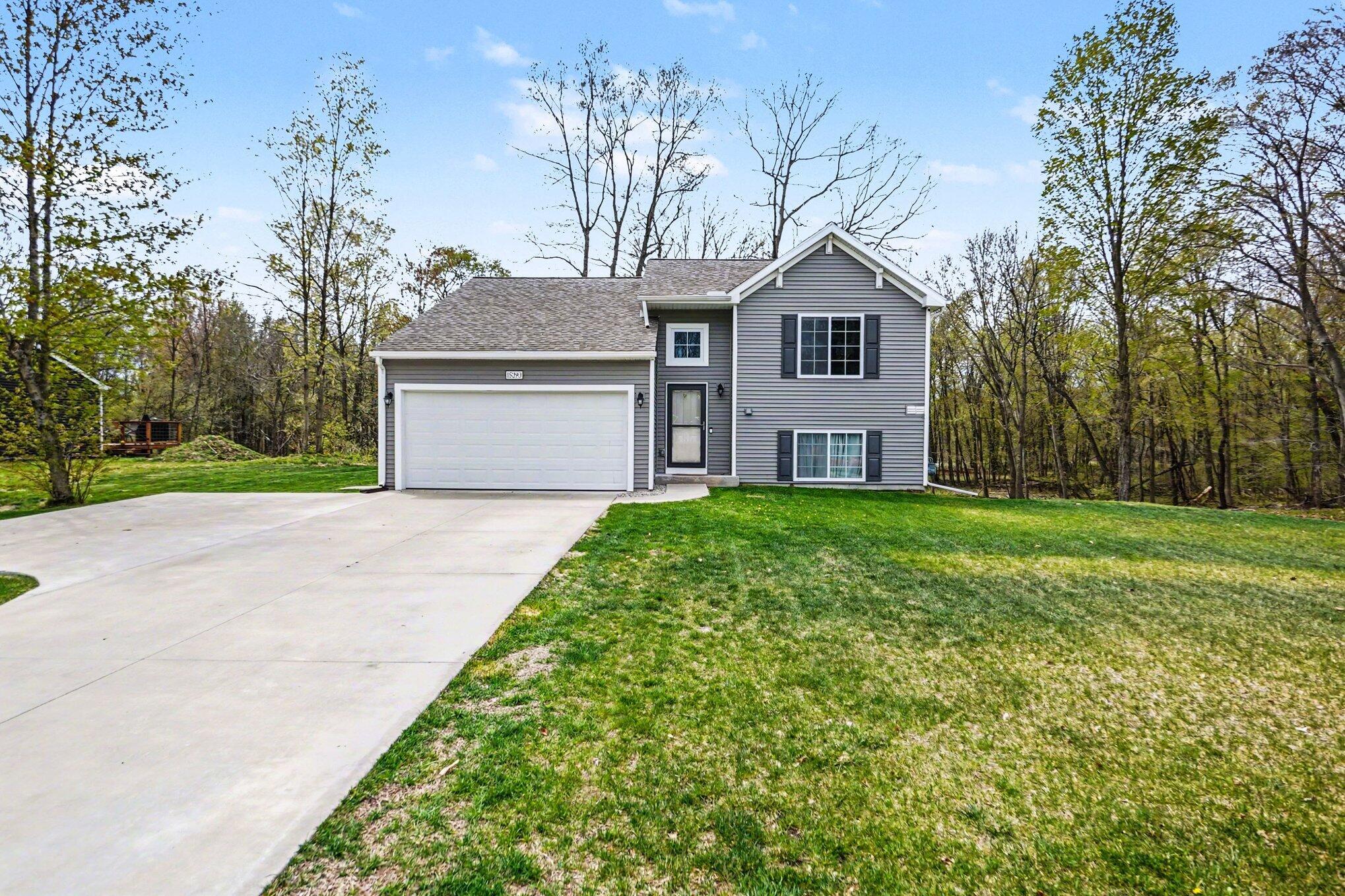 Image 1: Exterior Front