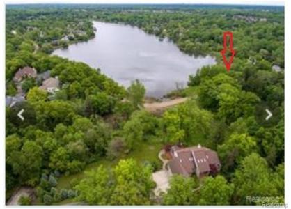 00 Walnut Lake Road