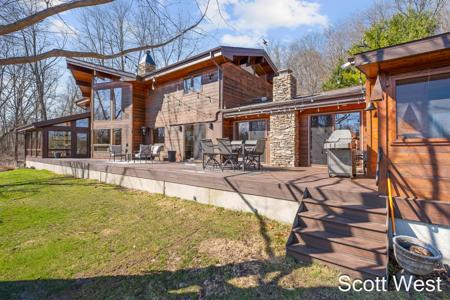 2870 Grand River Drive