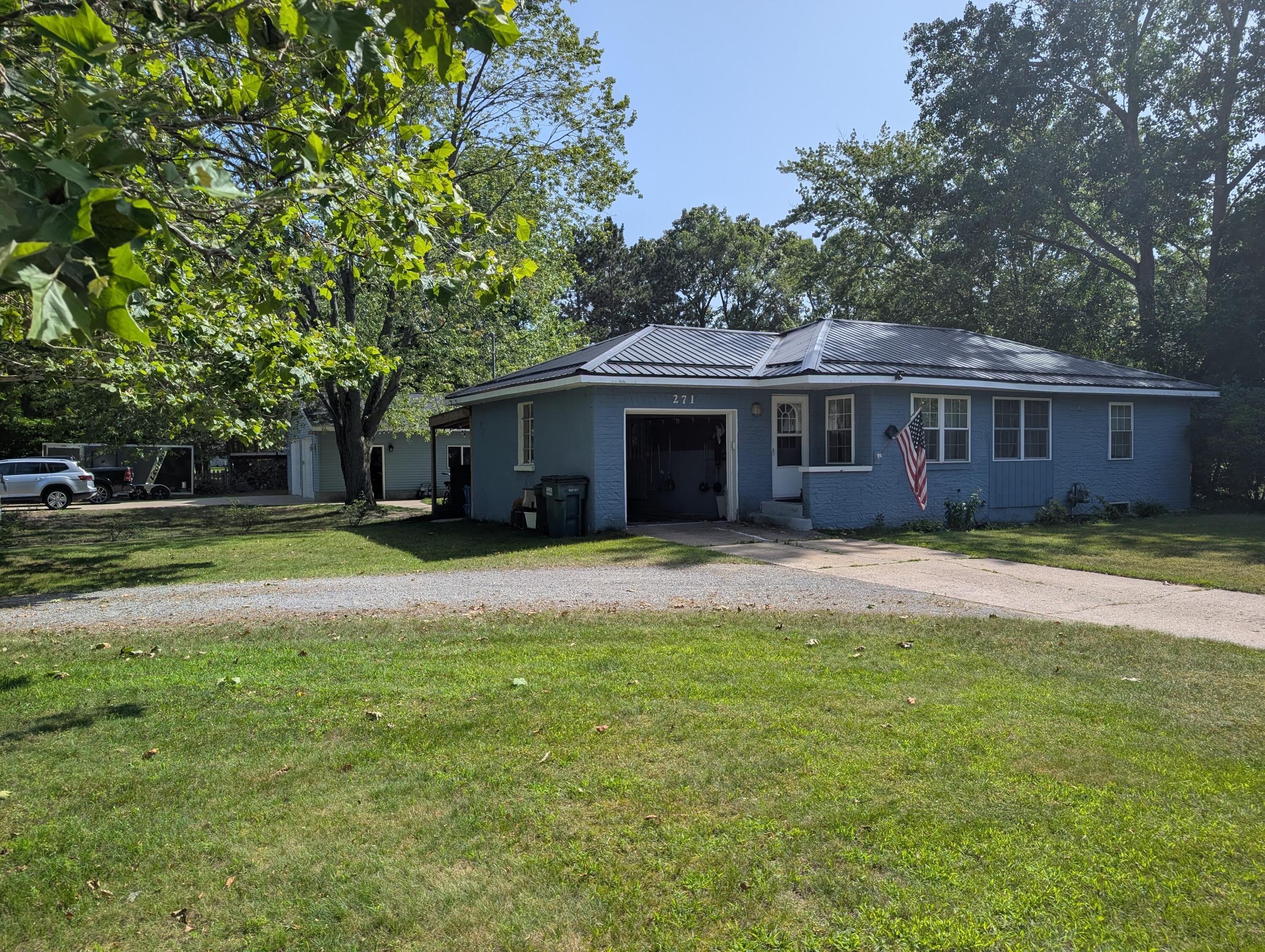 Image 2: Randall - front w garage