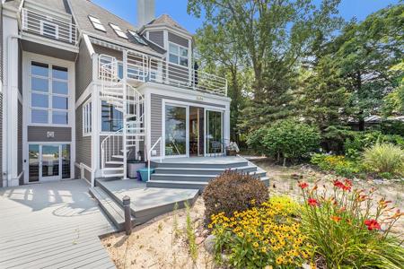 430 Lake Dr.