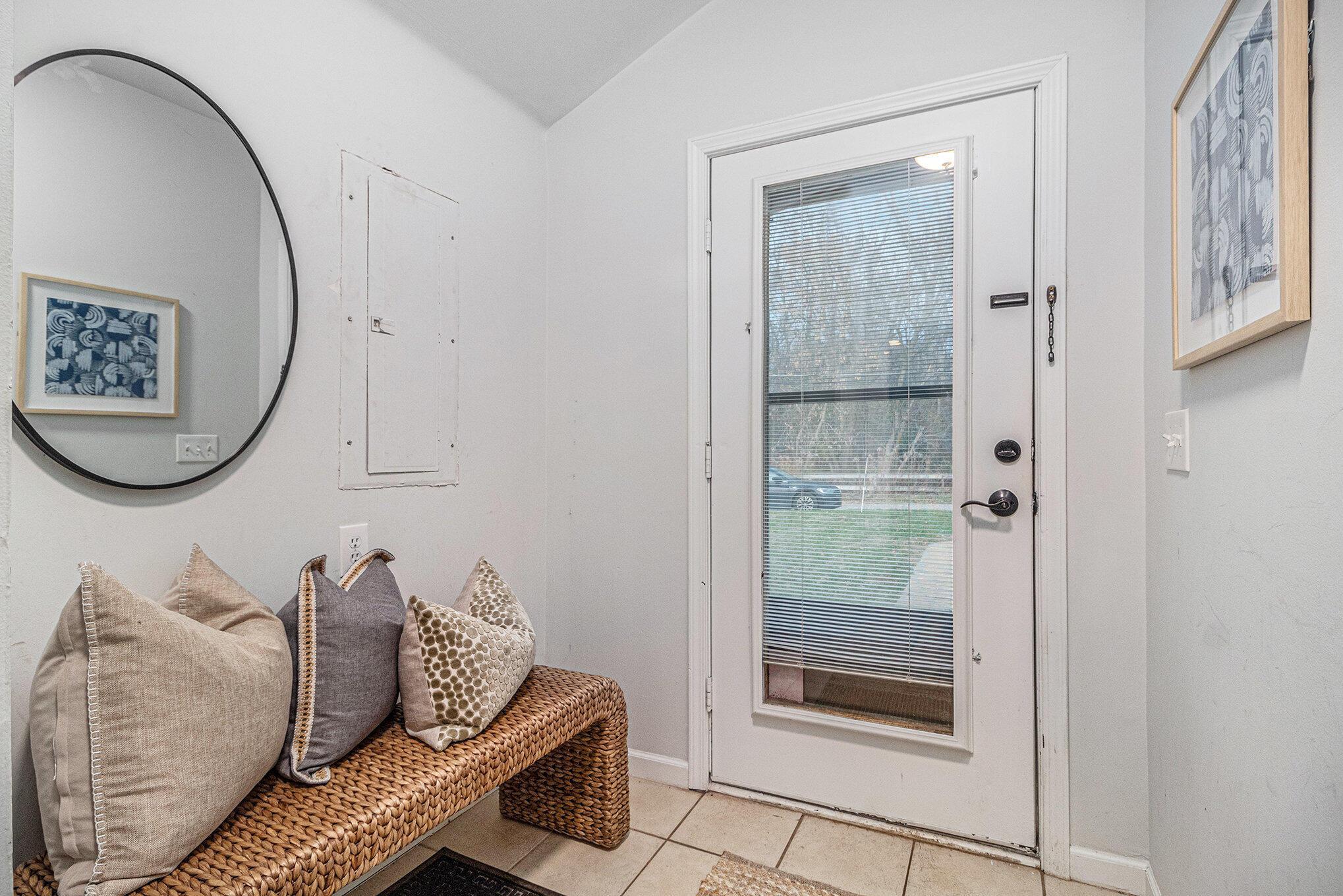 Image 4: 003_img_1739_815