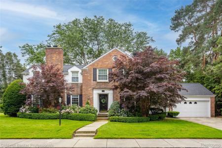 17 Colonial Road