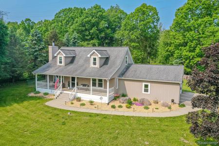 1020 Meadow Lake Lane