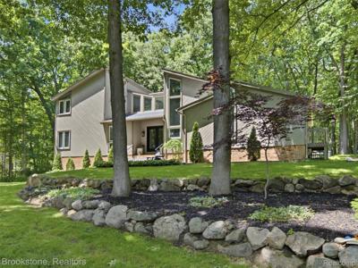 7450 Deerhill Drive