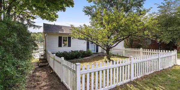 24978 Lakeshore Drive