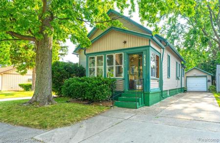 2436 10th Street