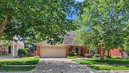 1437 Blairmoor Court