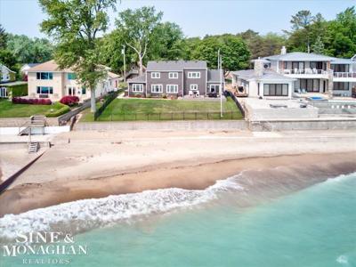 4578 Lakeshore