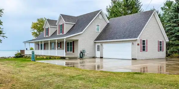 5020 Shorefront Lane