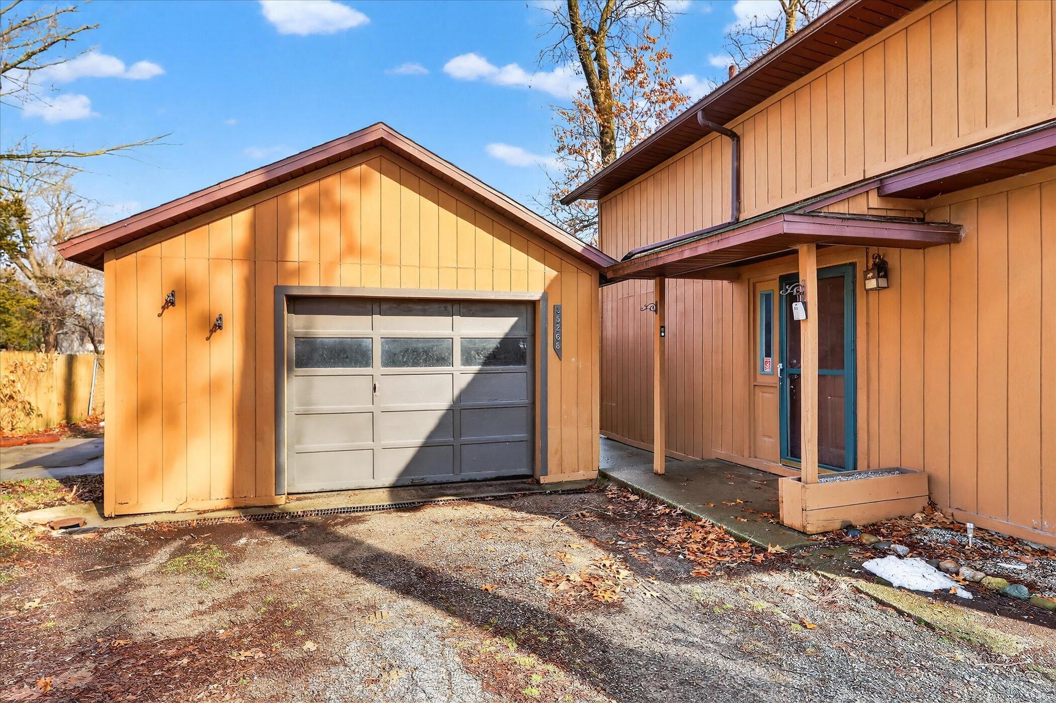 Image 2: 03-35268-51st-Ave-Paw-Paw-MI-49079-Windo