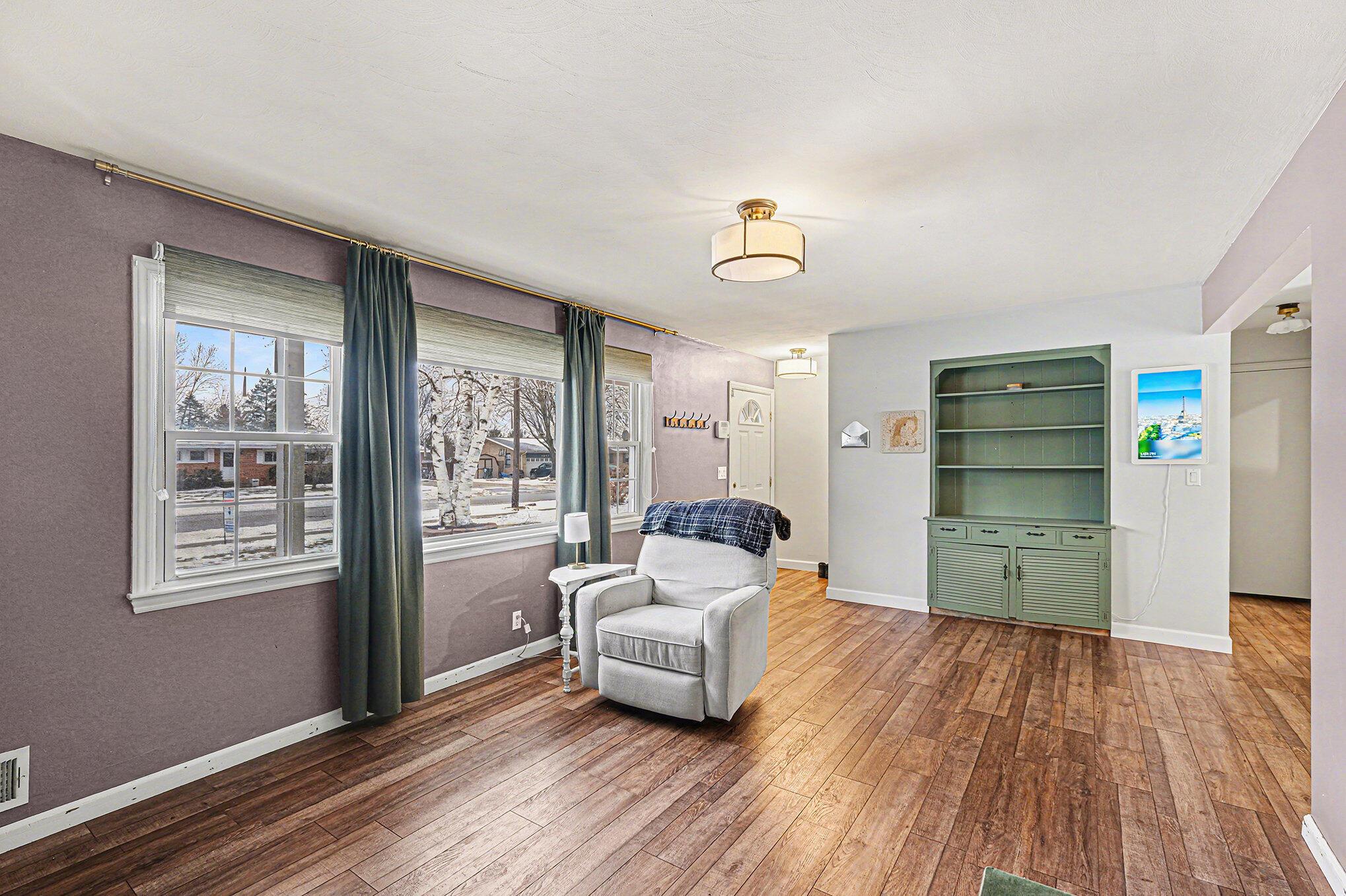 Image 4: 005_file_122