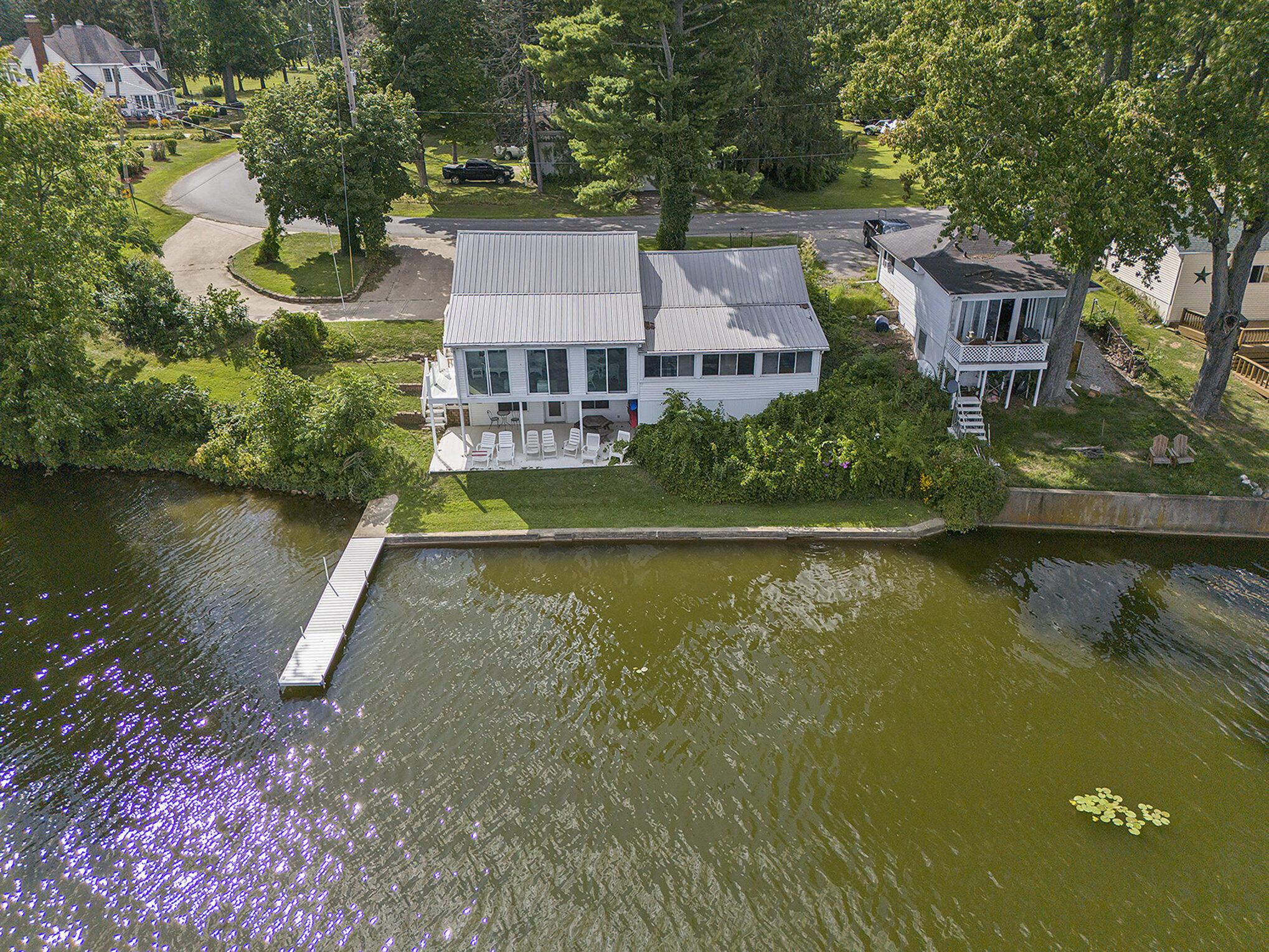 Image 1: 001_dji_fly_20250827_162810_0100_1756326