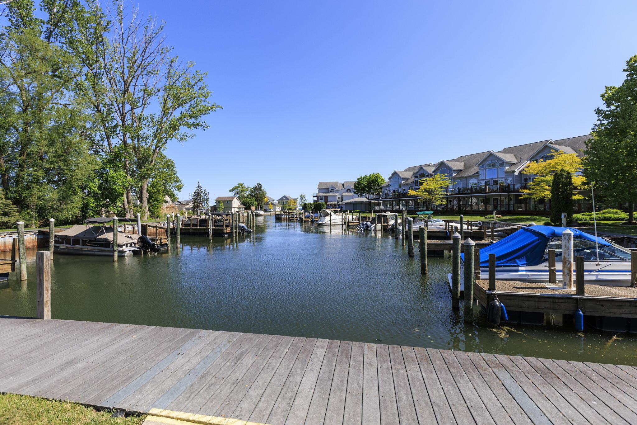 Image 1: 42-web-or-mls-37868 Jefferson (36 of 38)