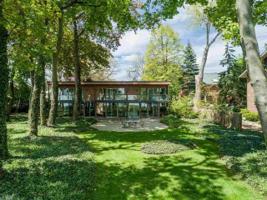 735 LAKESHORE RD.