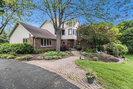 1080 Meadow Crest Drive