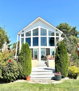 8871 Lakeview Drive