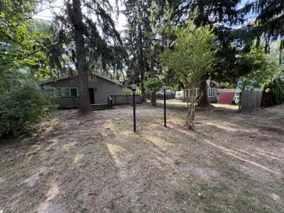 15943/45 Lakeshore