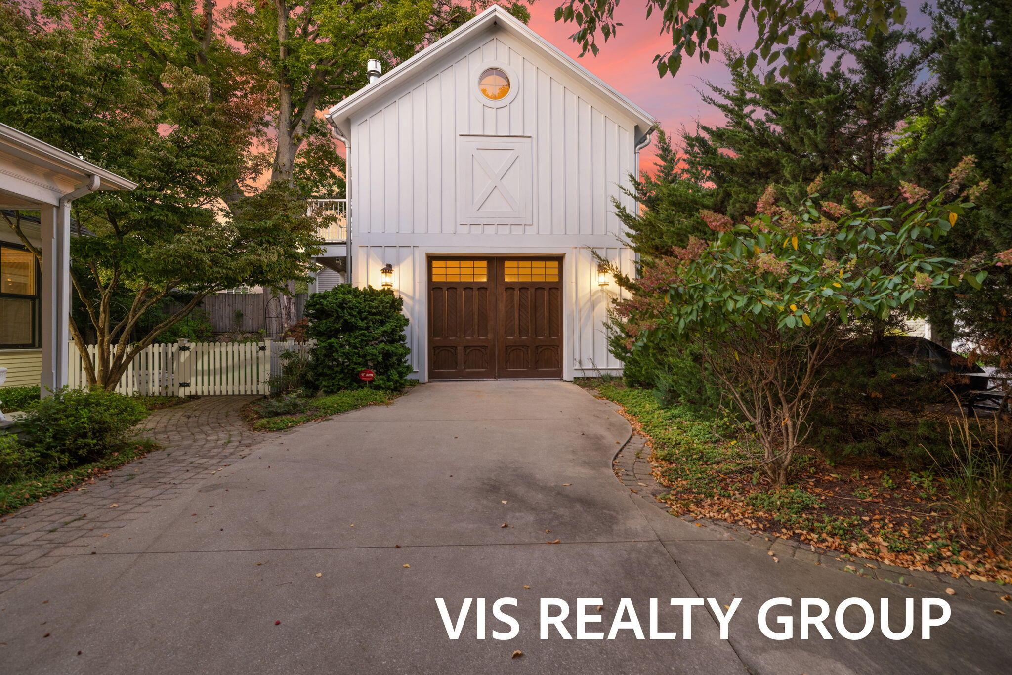 Image 3: 98-web-or-mls-2R9A9798