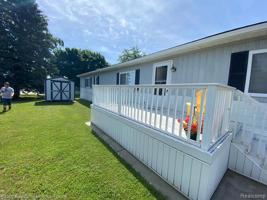 241 SHORELINE W Drive