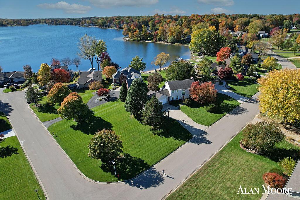 Image 3: Large Corner side lot