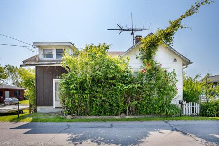 7310 Lakeshore Drive