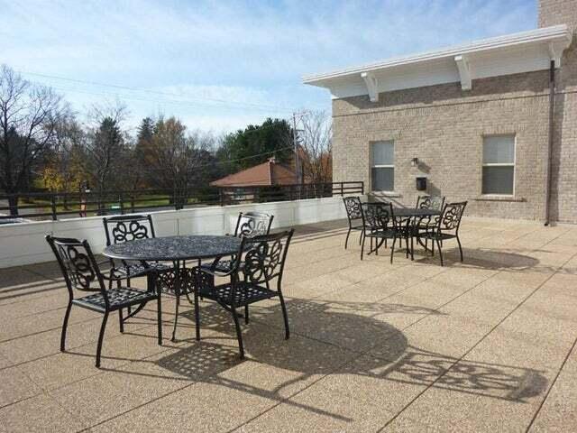 Image 3: 2nd floor patio