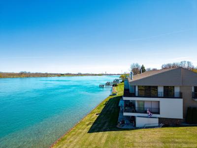 3997 #2 River Road