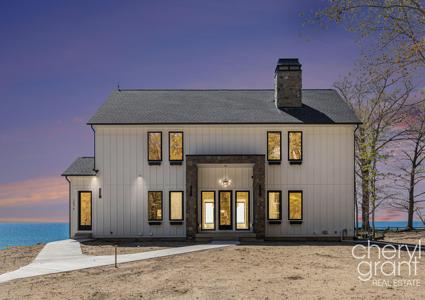 2576 Lakeshore Drive