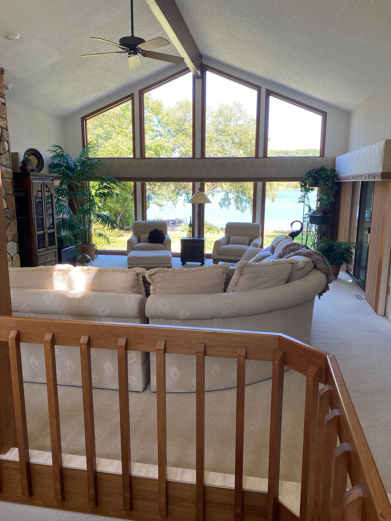 Image 3: 5 Living Room 1